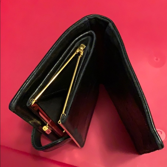 CHANEL VINTAGE WALLET - Picture 9 of 12